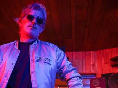 Muere el DJ francés Kavinsky a los 49 años; autoridades investigan las causas del fallecimiento