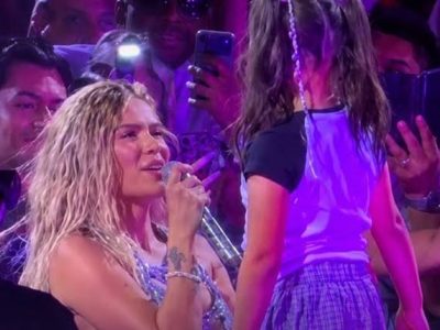 Niña sorprende a Karol G en pleno concierto con inesperada respuesta sobre su canción favorita
