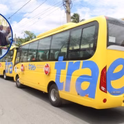 Transportistas escolares rechazan expansión del TRAE a colegios privados