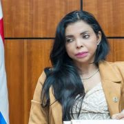Yeni Berenice aclara que memes, sátiras y parodias no serán considerados delitos en el Código Penal