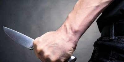 Hombre es apuñalado durante asalto perpetrado por dos motociclistas en Santiago