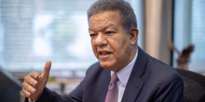 Leonel Fernández denuncia “caos” en mercado de Dajabón y advierte sobre proceso de haitianización