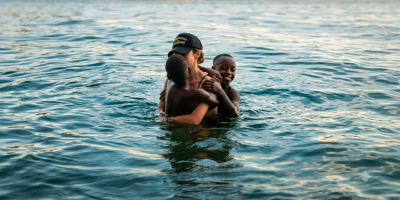 Shakira comparte emotiva despedida tras llevar a los Ghetto Kids a la playa por primera vez