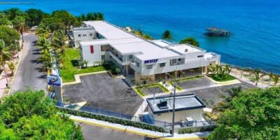 Abinader inaugura Escuela Guarocuya para fortalecer la formación técnica y el turismo en Barahona
