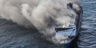 Al menos cinco muertos y 41 desaparecidos tras incendio en un ferry con más de 200 pasajeros en Indonesia