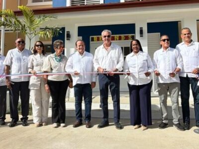 El presidente Luis Abinader y la directora ejecutiva del INAIPI, Xiomara Guante, inauguran el CAIPI ÁMBAR, en Puerto Plata Puerto Plata, RD